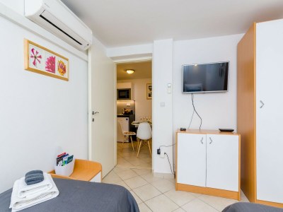 Apartment Apartment Domix - Two Bedroom Apartment - Features photo 22