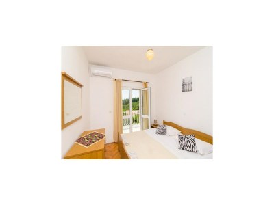 Villa Villa Dalmatian Gem - Two-Bedroom Villa with Terrace and Swimming Pool - Features photo 19