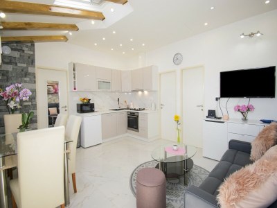 Holiday house Stone House Blaca - Two Bedroom Stone House with Terrace and Sea View - Features photo 19