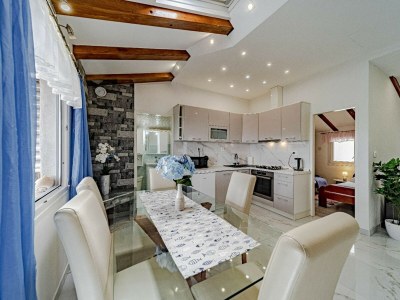 Holiday house Stone House Blaca - Two Bedroom Stone House with Terrace and Sea View - Features photo 42