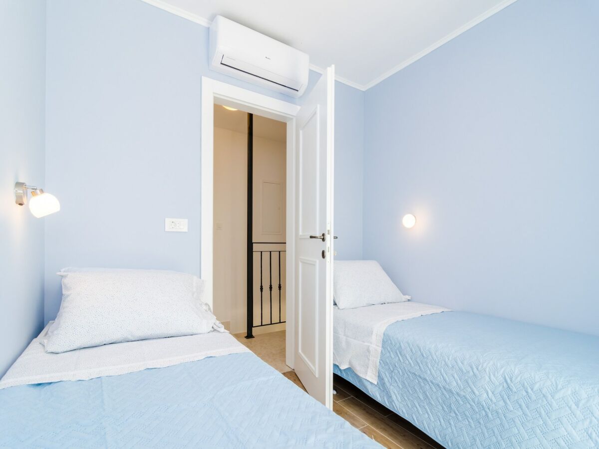 Villa Quiet SeaView Villa Dubrovnik Region - Three Bedroom Villa with Terrace and Swimming Pool - Features photo 3