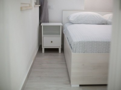 Apartment Serious Job Apartment - One Bedroom Apartment with Shared Terrace (veći) - Features photo 21