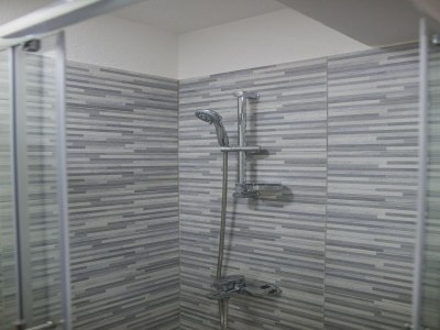 Apartment Serious Job Apartment - One Bedroom Apartment with Shared Terrace (veći) - Features photo 22