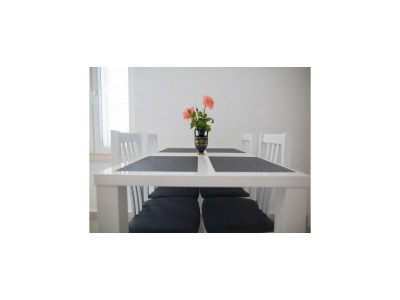 Apartment Serious Job Apartment - One Bedroom Apartment with Shared Terrace (veći) - Features photo 26