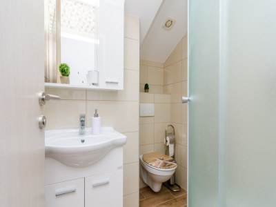 Apartment Apartments Donita - Standard Two Bedroom Apartment with Balcony and Sea View - Features photo 11