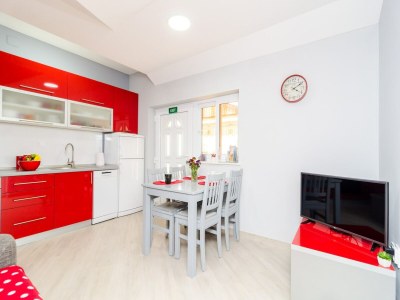 Apartment Apartments Donita - Comfort Two Bedroom Apartment with Balcony and Sea View - Features photo 12