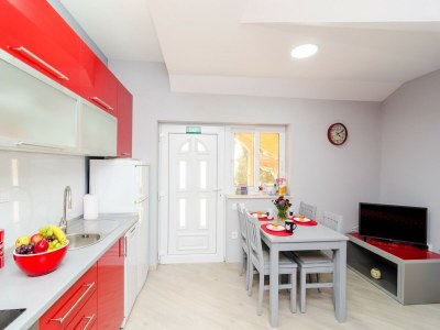 Apartment Apartments Donita - Comfort Two Bedroom Apartment with Balcony and Sea View - Features photo 15