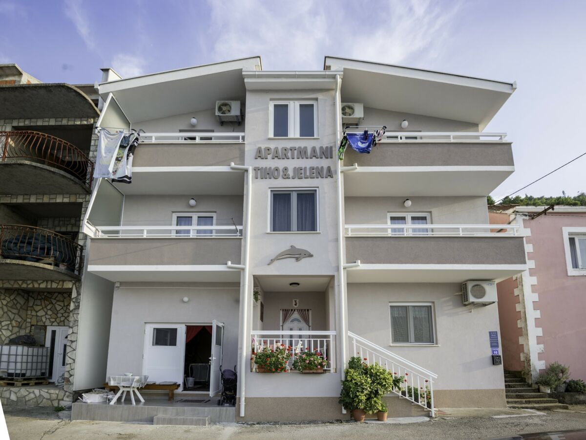 Apartment Apartments Tiho & Jelena- One Bedroom Apartment with Balcony and Sea View (Maestral)