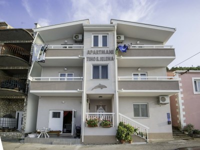 Apartment Apartments Tiho & Jelena- One Bedroom Apartment with Balcony and Sea View (Maestral) in Blace - Apartment