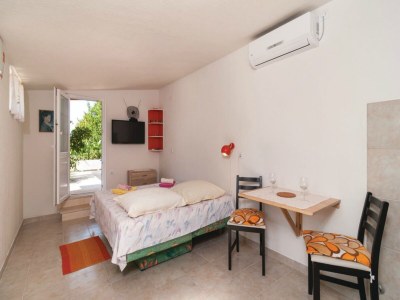 Holiday house Holiday Home Blossom - Four Bedroom Holiday Home with Outdoor Pool and Jacuzzi - (ST) - Features photo 9