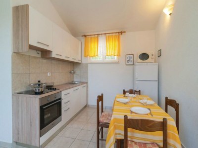 Holiday house Holiday Home Blossom - Four Bedroom Holiday Home with Outdoor Pool and Jacuzzi - (ST) - Features photo 12