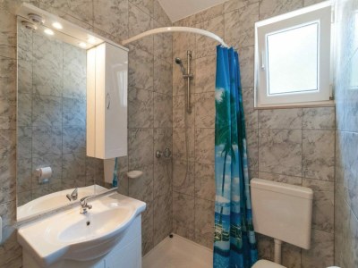 Holiday house Holiday Home Blossom - Four Bedroom Holiday Home with Outdoor Pool and Jacuzzi - (ST) - Features photo 13