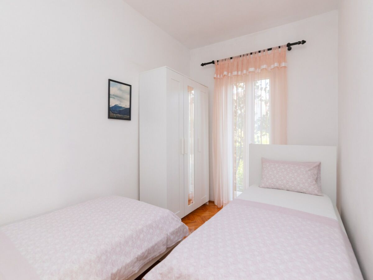 Apartment Apartments Martić - Four Bedroom Apartment with Terrace and Sea View - (ST)