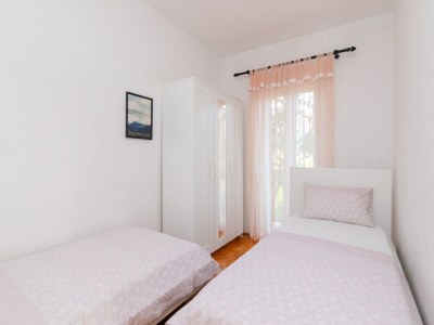 Apartment Apartments Martić - Four Bedroom Apartment with Terrace and Sea View - (ST) in Brač - Apartment