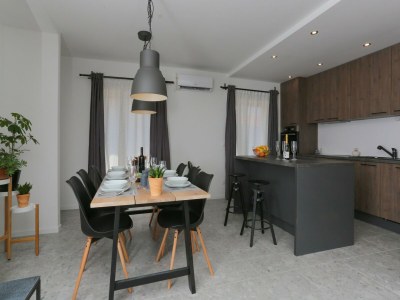 Apartment Apartments Martić - Three Bedroom Apartment with Balconies and Sea View - (ST) - Features photo 24