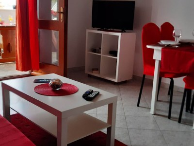 Apartment Apartments Cumbelic - One Bedroom Apartment with Balcony and Sea View A2 - Features photo 8