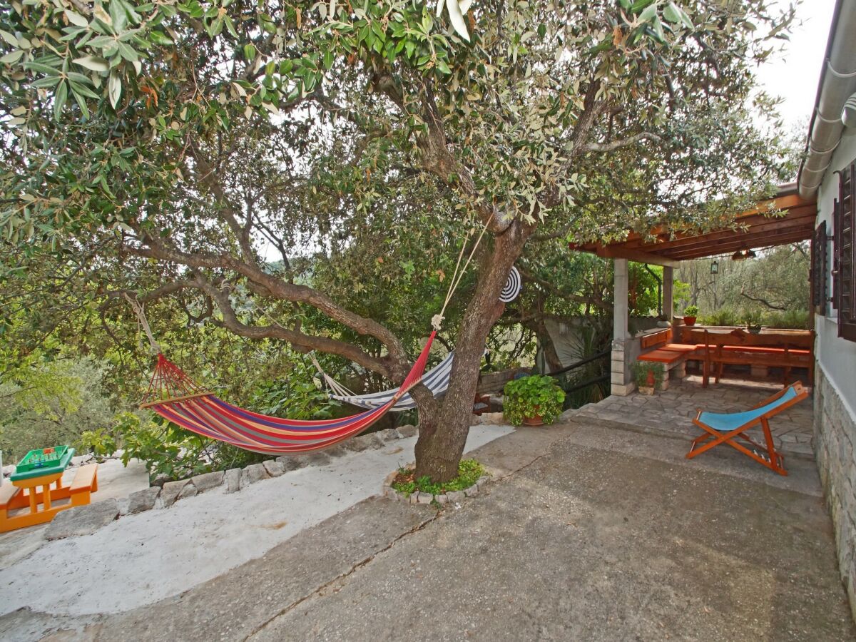 Holiday house Vacation House Planika - Two Bedroom Holiday Home with Terrace and Sea View