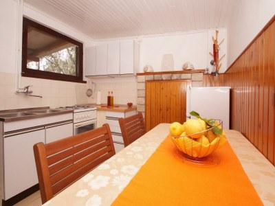 Holiday house Vacation House Planika - Two Bedroom Holiday Home with Terrace and Sea View - Features photo 6