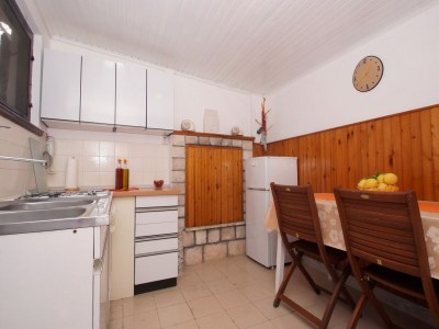 Holiday house Vacation House Planika - Two Bedroom Holiday Home with Terrace and Sea View - Features photo 12