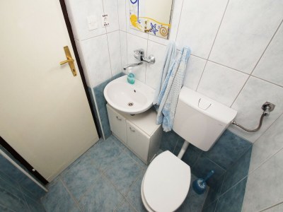 Holiday house Vacation House Planika - Two Bedroom Holiday Home with Terrace and Sea View - Features photo 16