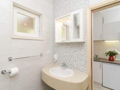 Apartment Apartments Matuško Mljet  - One Bedroom Apartment with Balcony and Sea View - Features photo 12