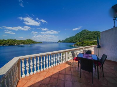 Apartment Apartments Filipović - One Bedroom Apartment with Terrace and Sea View ( A3 ) in Mljet - Apartment