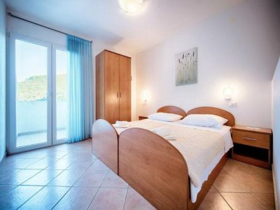 Apartment Apartments Bruna Lastovo-Comfort One Bedroom Apartment with Balcony and Sea View-Plavi - Features photo 7