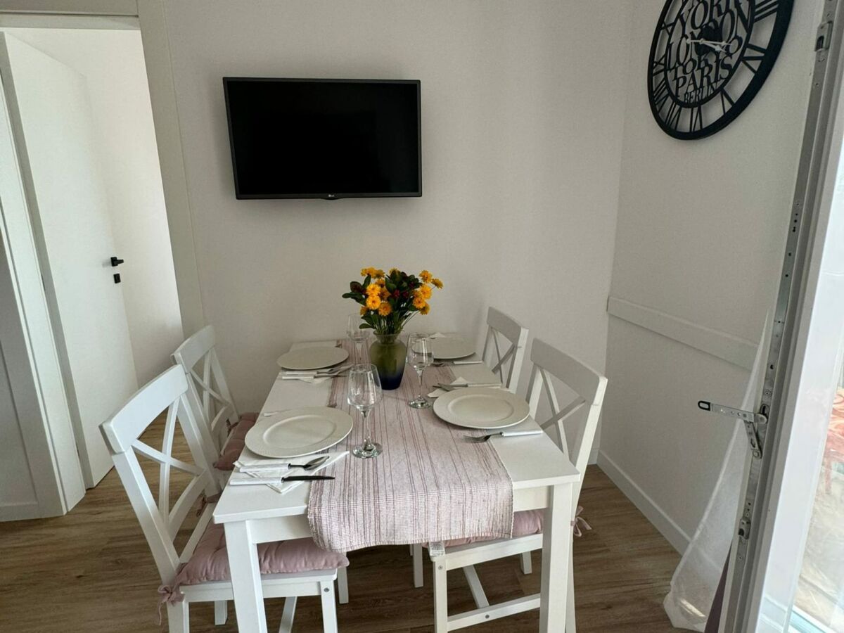 Apartment Apartment & Rooms Papa - Two Bedroom Apartment with Balcony and Partial Sea View - Features photo 5