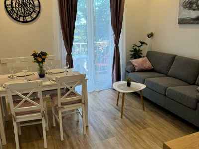 Apartment Apartment & Rooms Papa - Two Bedroom Apartment with Balcony and Partial Sea View - Features photo 14