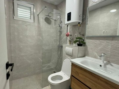 Apartment Apartment & Rooms Papa - Two Bedroom Apartment with Balcony and Partial Sea View - Features photo 17