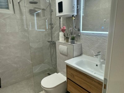 Apartment Apartment & Rooms Papa - Two Bedroom Apartment with Balcony and Partial Sea View - Features photo 18