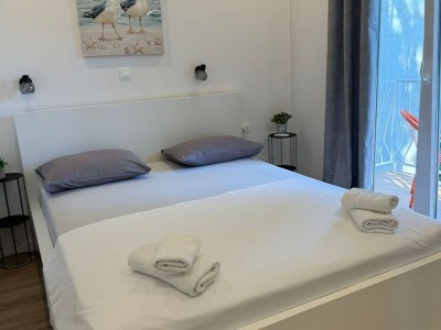 Apartment Apartment & Rooms Papa - Two Bedroom Apartment with Balcony and Partial Sea View - Features photo 20