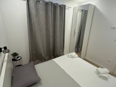 Apartment Apartment & Rooms Papa - Two Bedroom Apartment with Balcony and Partial Sea View - Features photo 21