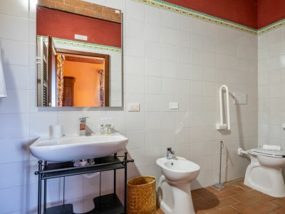 Holiday house Chianti Wine Resort Tenuta di Bibbiano - Features photo 11