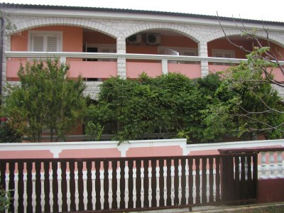 Apartment Two bedroom apartment with terrace Vir A-19323-a in Vir - Apartment