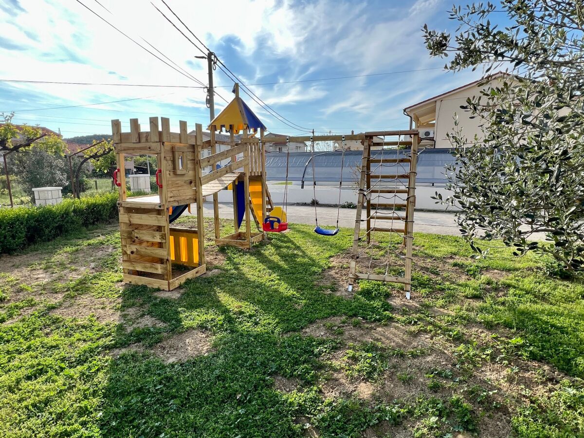 Apartment Three bedroom apartment with terrace Lopar, Rab A-20644-d - Outdoor photo 5