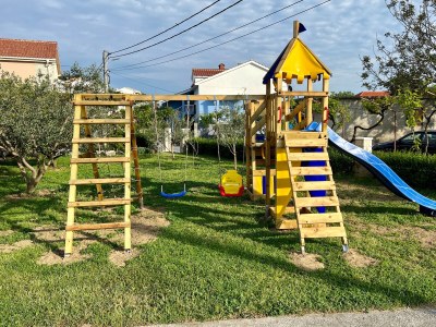 Apartment Three bedroom apartment with terrace Lopar, Rab A-20644-d - Outdoor photo 7