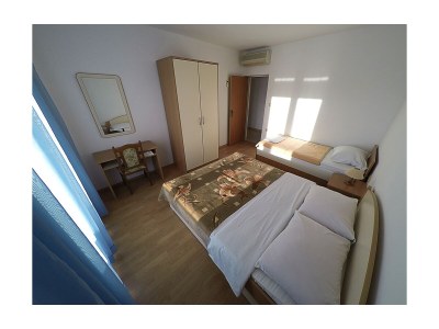 Apartment Three bedroom apartment with terrace Lopar, Rab A-20644-d - Outdoor photo 14