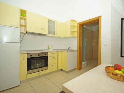 Apartment Two bedroom apartment with balcony and sea view Krvavica, Makarska A-18911-c - Outdoor photo 7