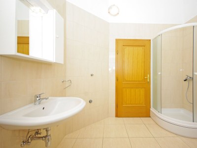 Apartment Two bedroom apartment with balcony and sea view Krvavica, Makarska A-18911-c - Outdoor photo 11