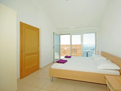 Apartment Three bedroom apartment with balcony and sea view Krvavica, Makarska A-18911-d - Outdoor photo 11