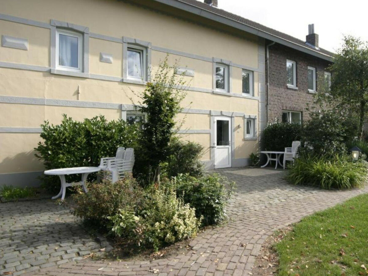 Bungalow Bungalowpark Landsrade - Geschakelde Bungalow 9 - Outdoor photo 2