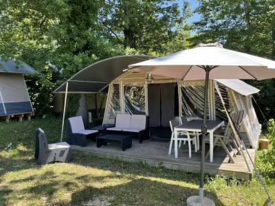 Holiday house Camping Le Clou - Lodge de Luxe in Coux-et-Bigaroque - Holiday house