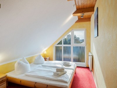 Apartment Attic Apartment with Garden Access - Features photo 11