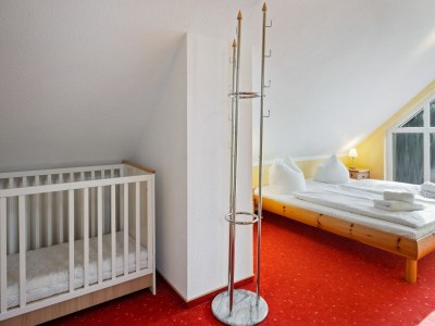 Apartment Attic Apartment with Garden Access - Features photo 28