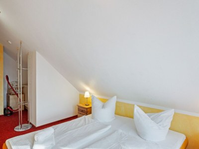 Apartment Attic Apartment with Garden Access - Features photo 31