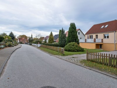 Apartment Attic Apartment with Garden Access - Environment photo 33