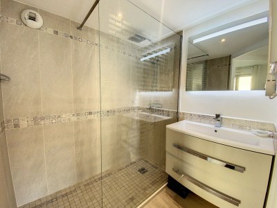 Apartment Terrace Apartment Near the Beach - Features photo 27