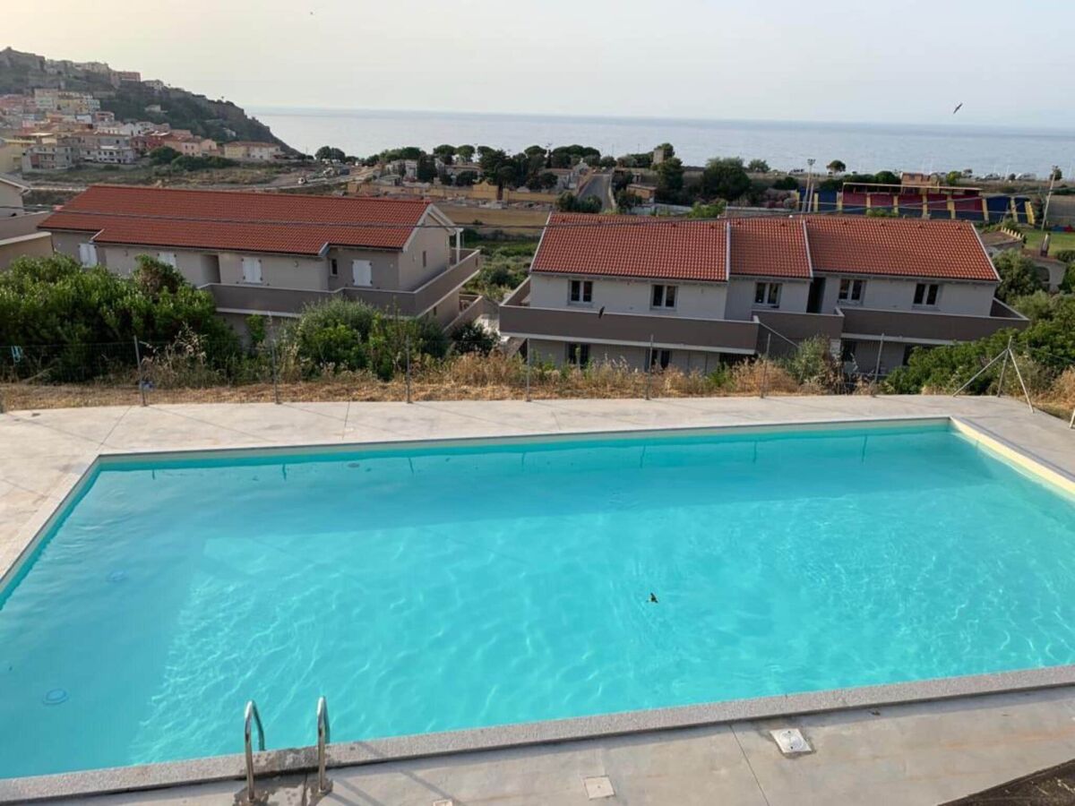 Apartment Vista mare e castello, piscina e posto auto