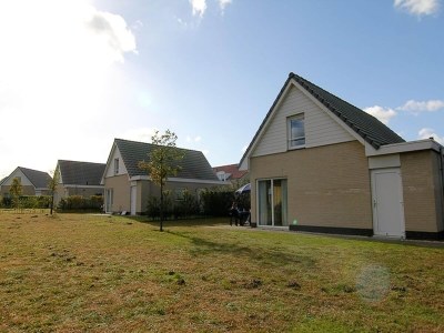 Holiday house Charming forest house surrounded by a garden - Outdoor photo 2